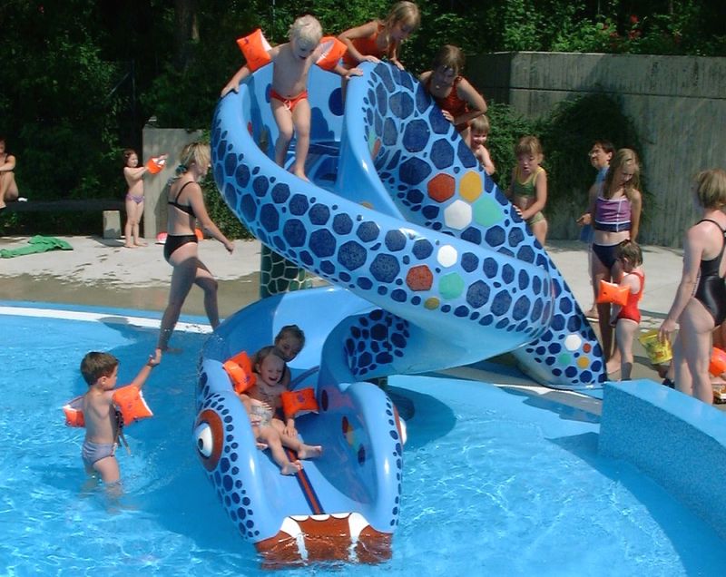 Freibad-Grafenau-Kinderrutsche_front_large.jpg