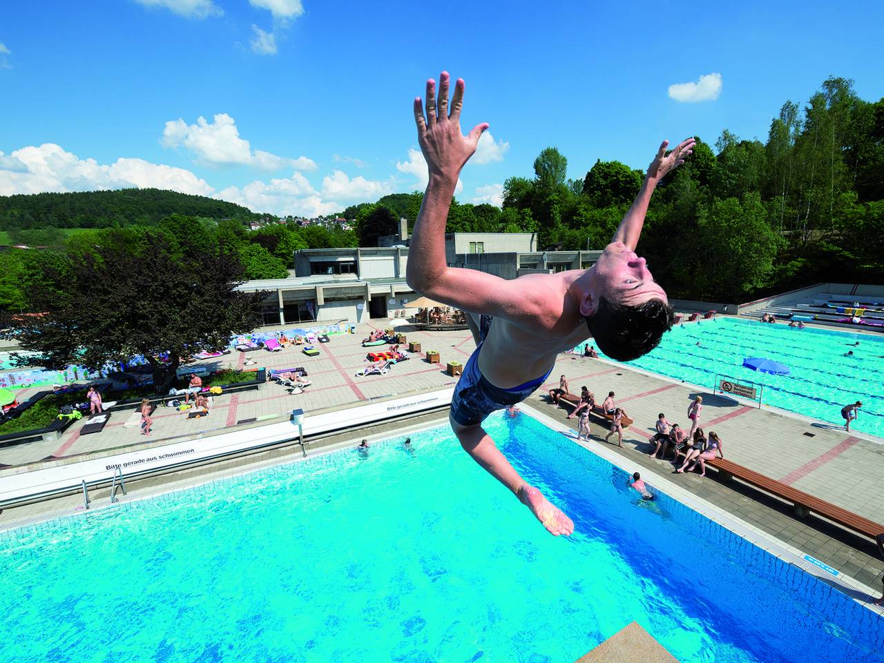 csm_Freibad_sprungturm_0b73afc446.jpg